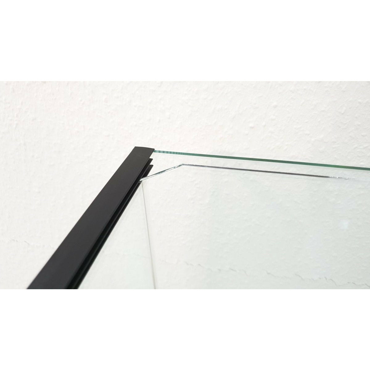 Stoßverklebtes Aquarium für Kallax Regal