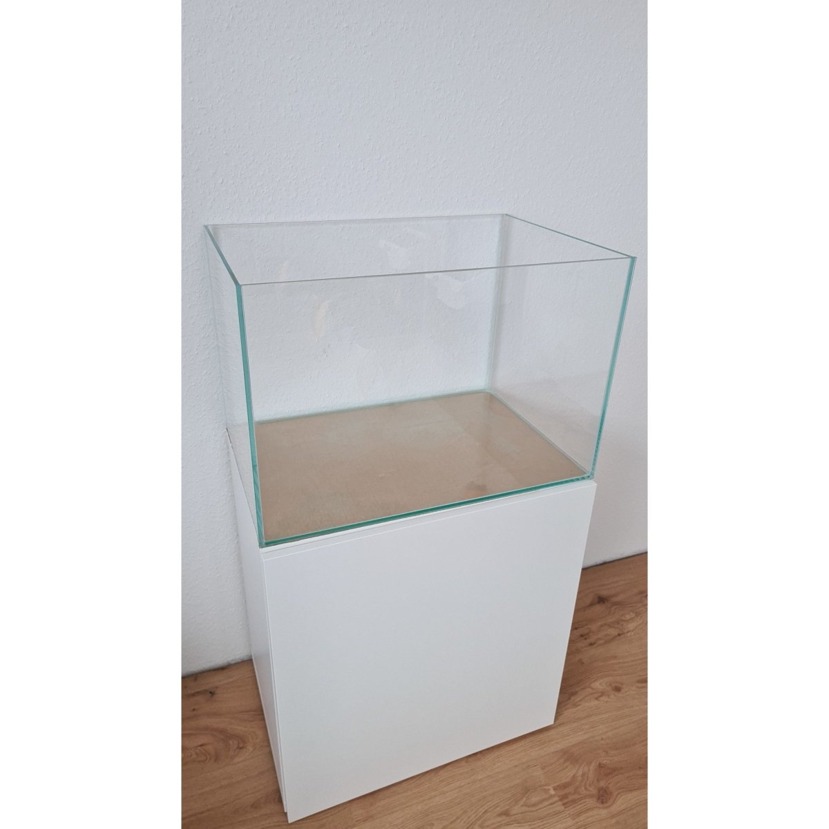 OptiWhite-Aquarium 60x40x40cm (LxTxH) 96l für IKEA Besta - GarnelenTv-Shop

Stoßverklebt Aquarium mit Floatglas-Boden

